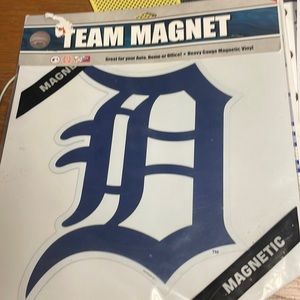 Large “D” Magnent